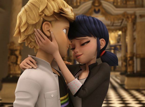 cena em que marinette quase beija estaltua de edrien