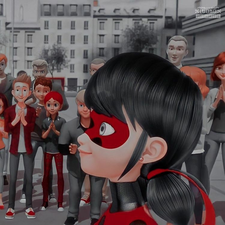 ladybug olhando para adrien