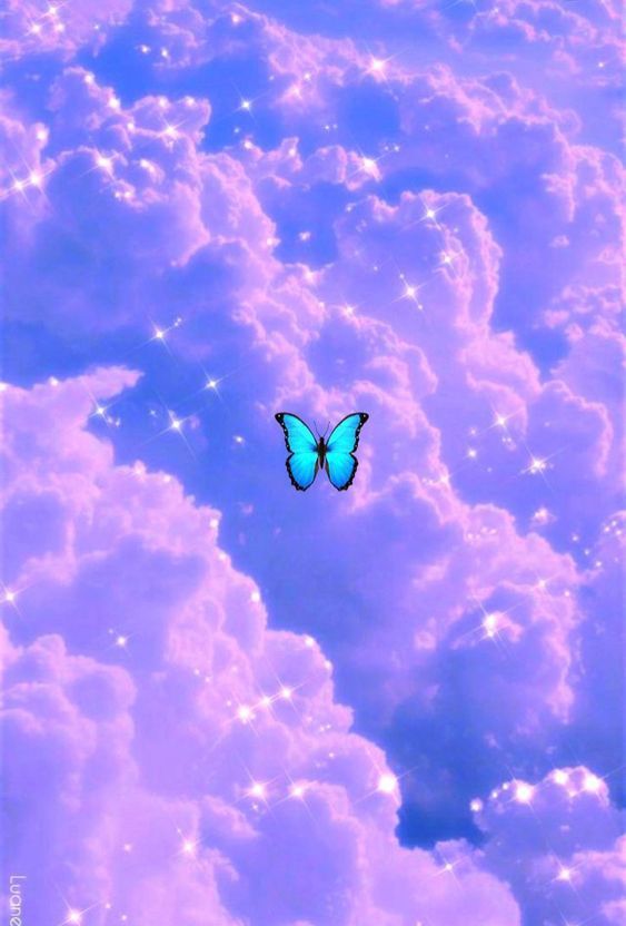 Wallpaper borboleta com nuvens
